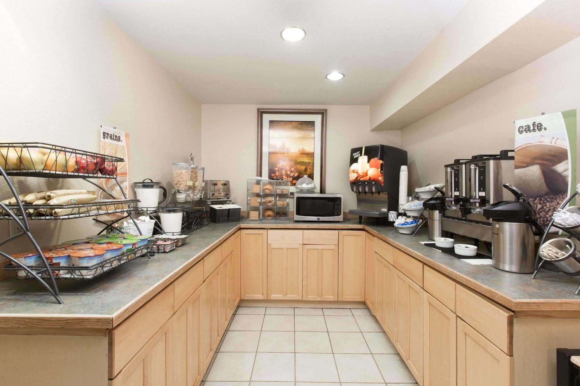 Baymont Inn & Suites By Wyndham Anchorage Airport מראה חיצוני תמונה