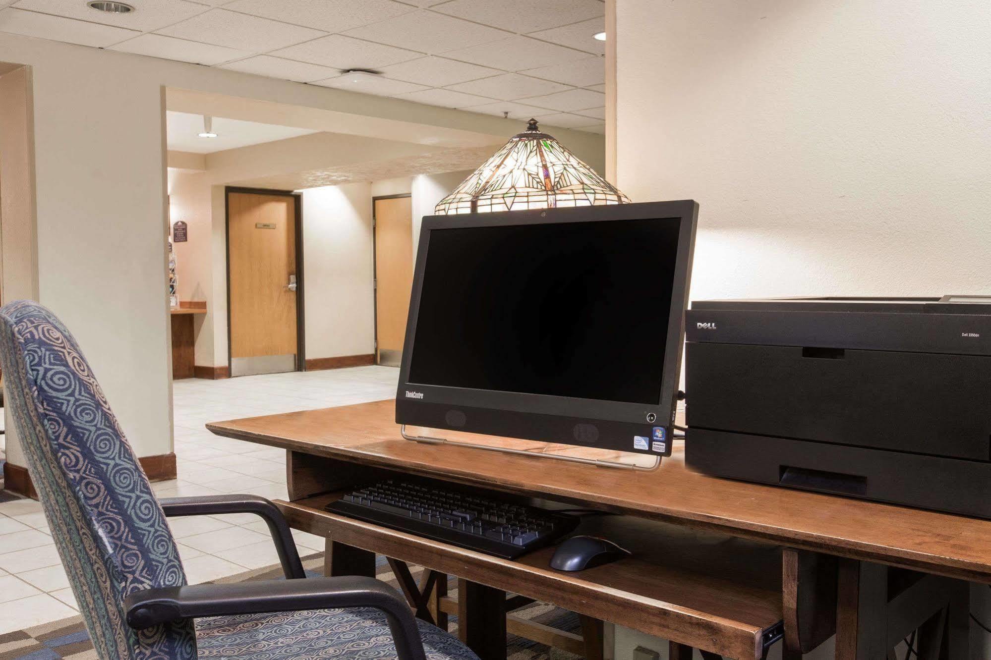 Baymont Inn & Suites By Wyndham Anchorage Airport מראה חיצוני תמונה